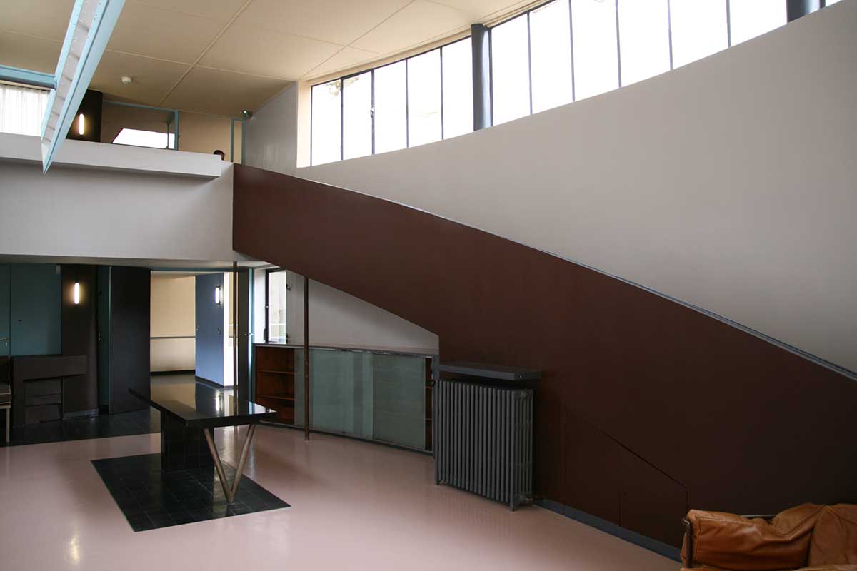 The art gallery and ramp of Maison La Roche