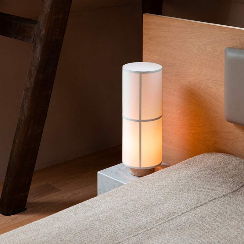 LAMPE DE TABLE HASHIRA by Menu sur table de chevet