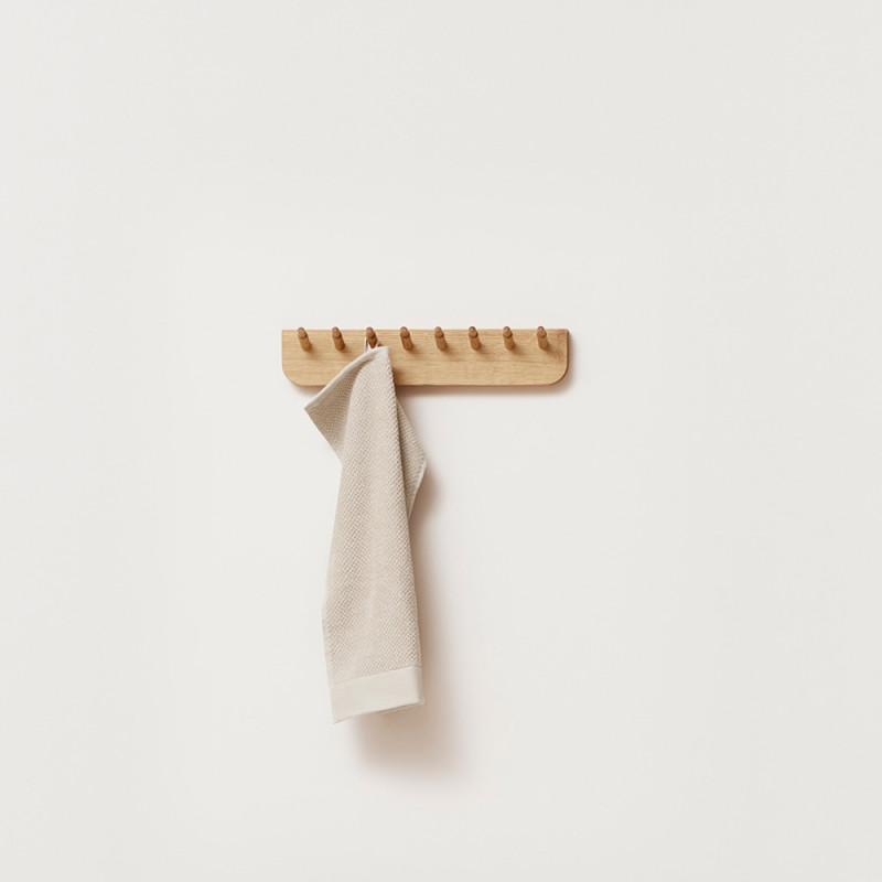 PORTE MANTEAU ECHO by Form and Refine chêne blanc 40 cm