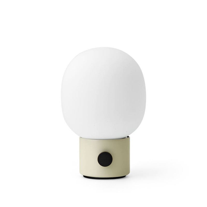 LAMPE PORTABLE JWDA by Menu beige fond blanc