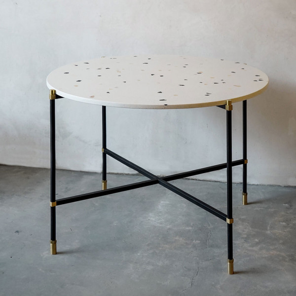 ROUND TABLE by Contain white