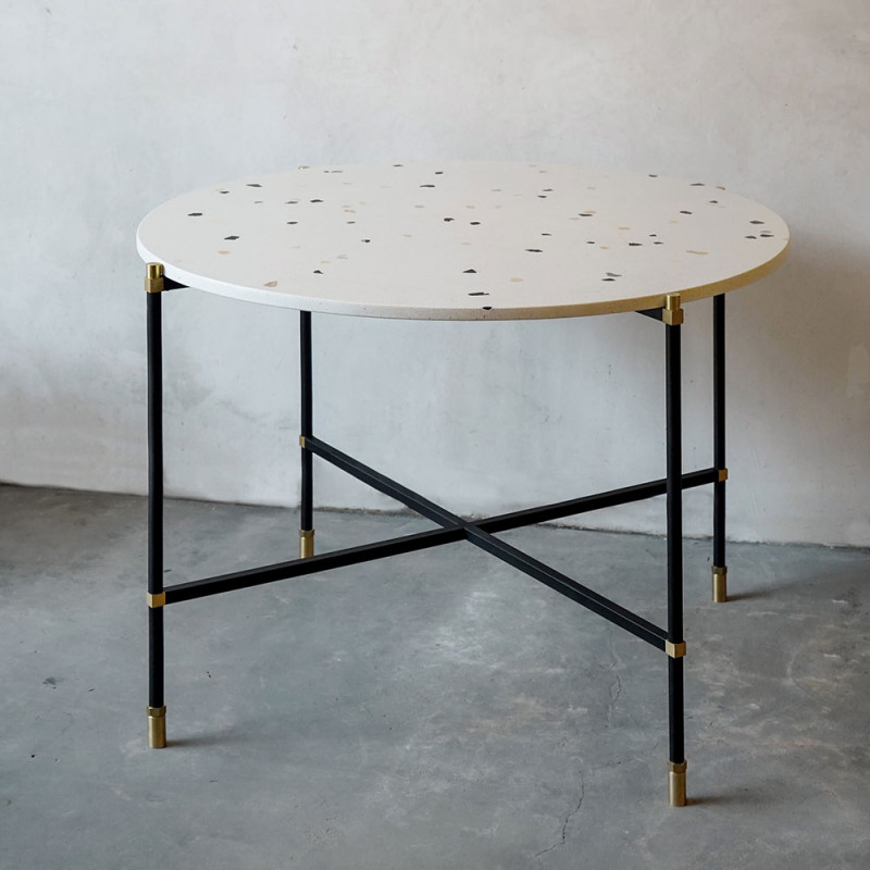 ROUND TABLE by Contain white