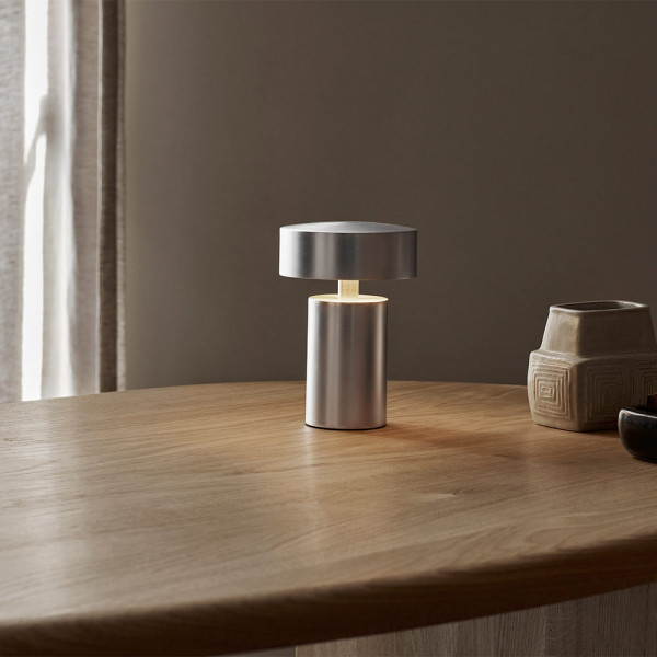 Lampe portable Column, Menu