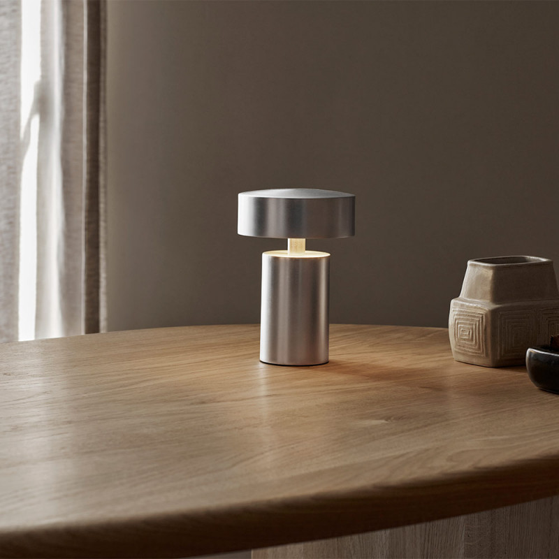 Lampe portable Column, Menu