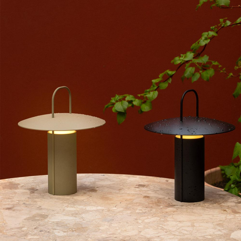 RAY TABLE LAMP by Menu