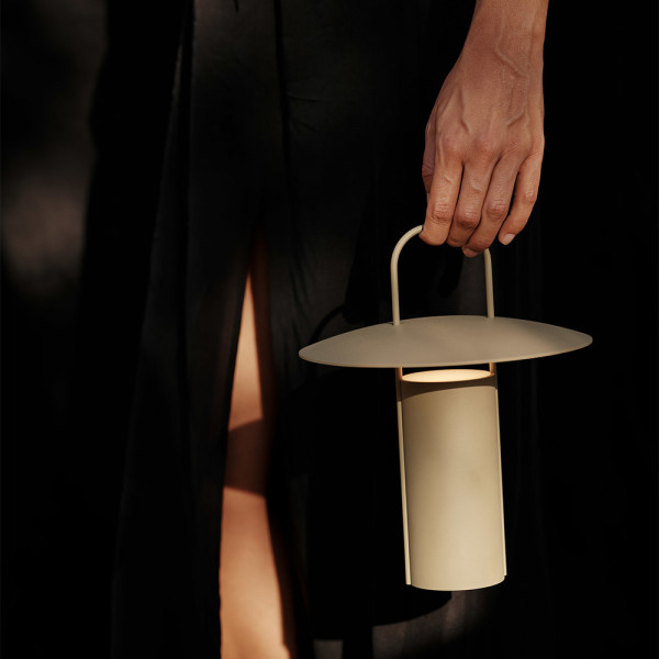 RAY TABLE LAMP by Menu