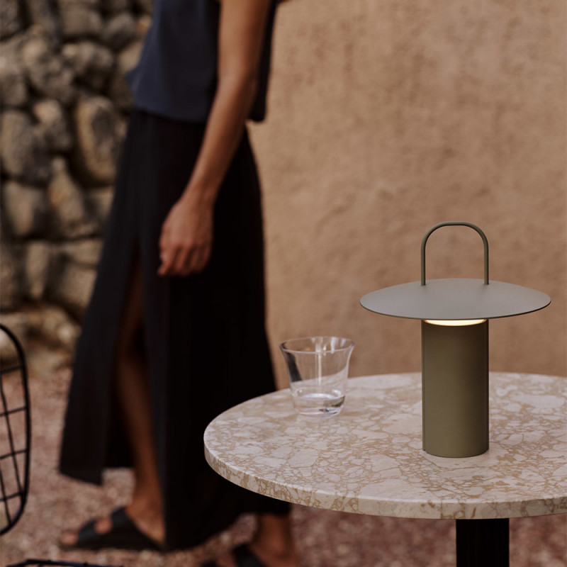 RAY TABLE LAMP by Menu