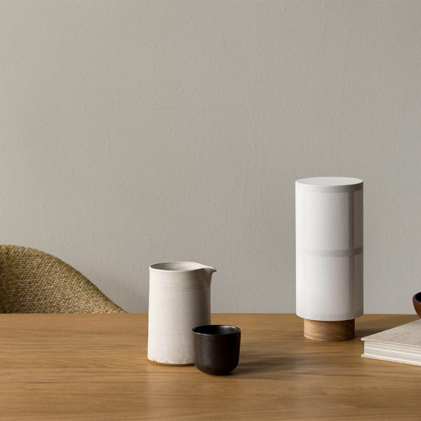 LAMPE DE TABLE HASHIRA PORTABLE by Menu