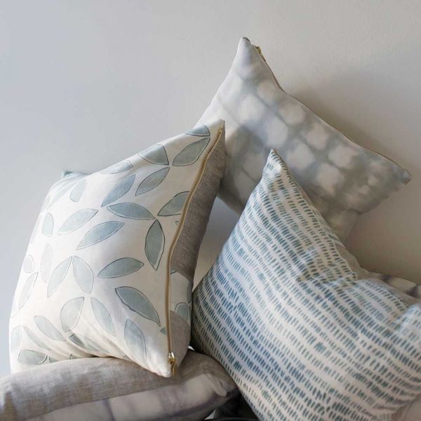 leaves housse de coussin  by rebecca atwood