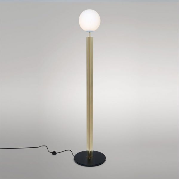 lampadaire column fond gris by areti