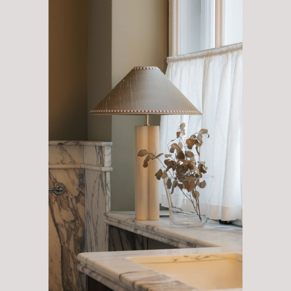LAMPE SILK SHADE WITH PATTERNED TRIM by Bold and Panache, Argile Ivoire et Brume marine