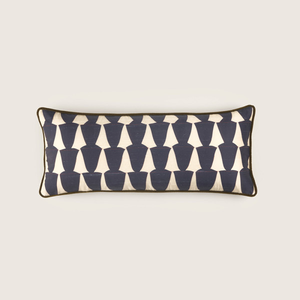 COUSSIN TOTEM by Bold and Panache onyx