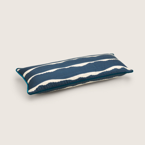 COUSSIN TRAVERSIN TIDE by Bold and Panache Bleu Minuit