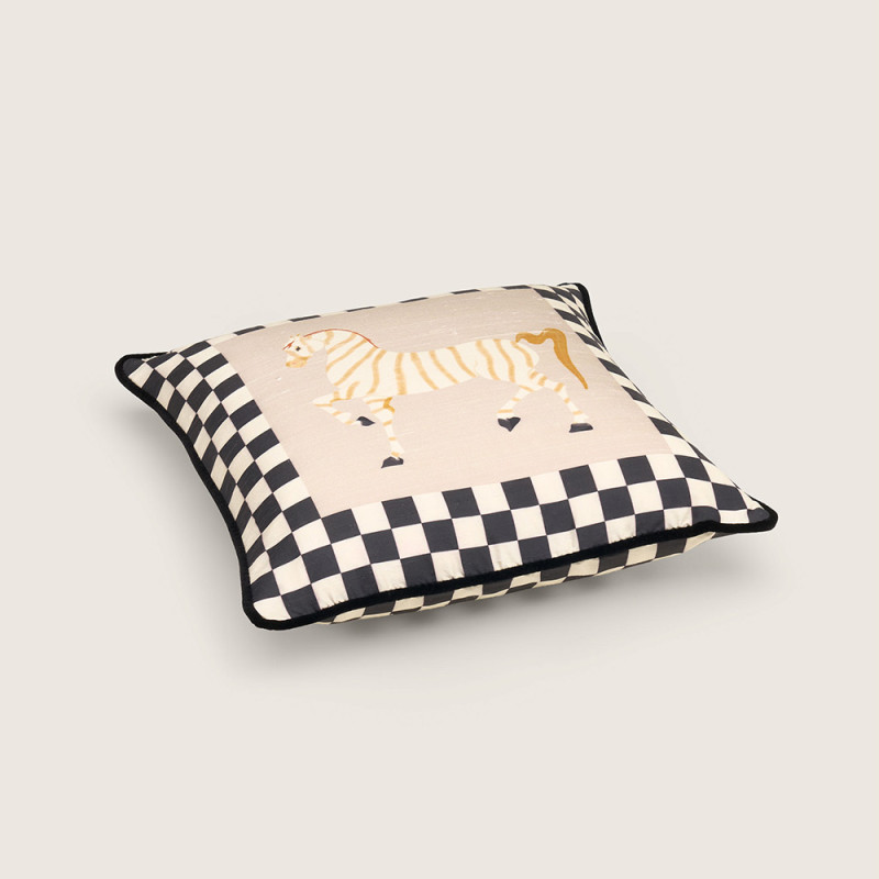 COUSSIN SAFARI CLUB by Bold and Panache Sable Argenté