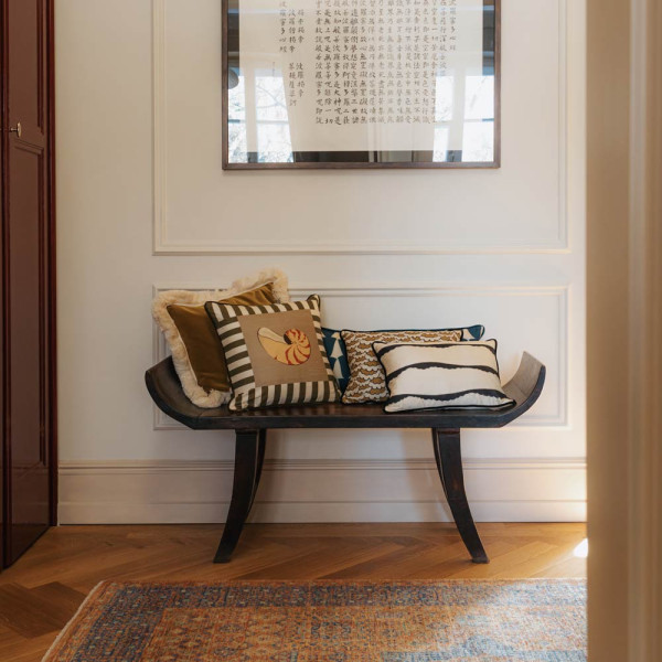 COUSSIN TIDE by Bold and Panache onyx