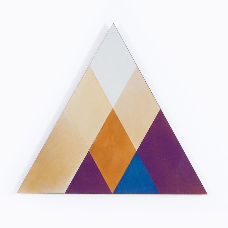 miroir transience triangle fond blanc