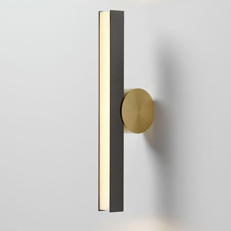 calee wall light V2 white background