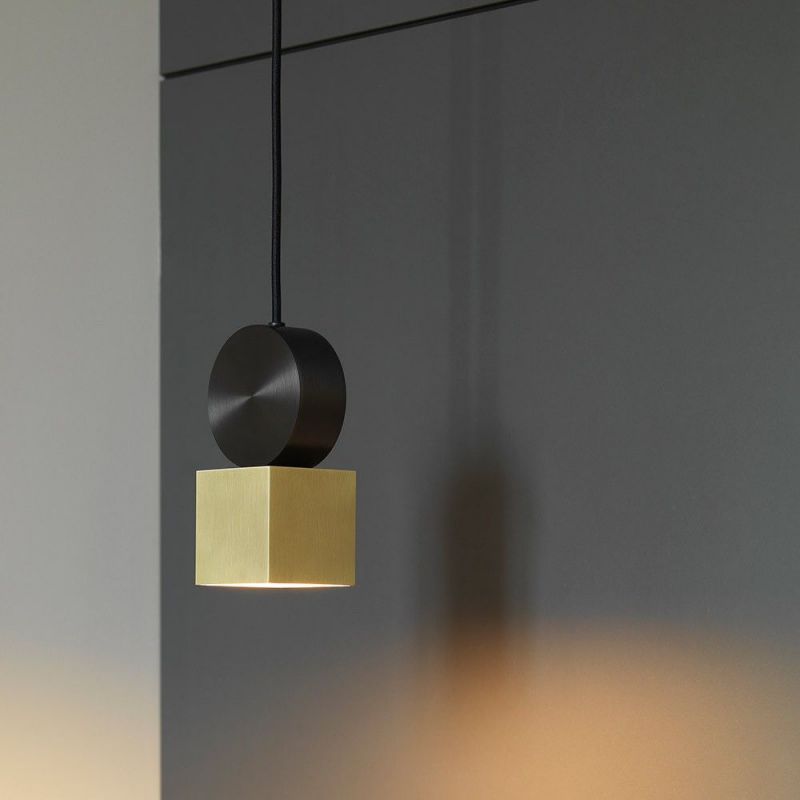 Suspension Calée V1 CVL Luminaires laiton et graphite satiné