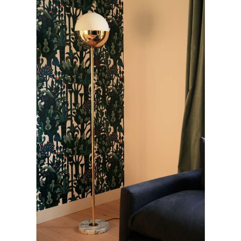 lampadaire 1 dans une salle by mugis circus