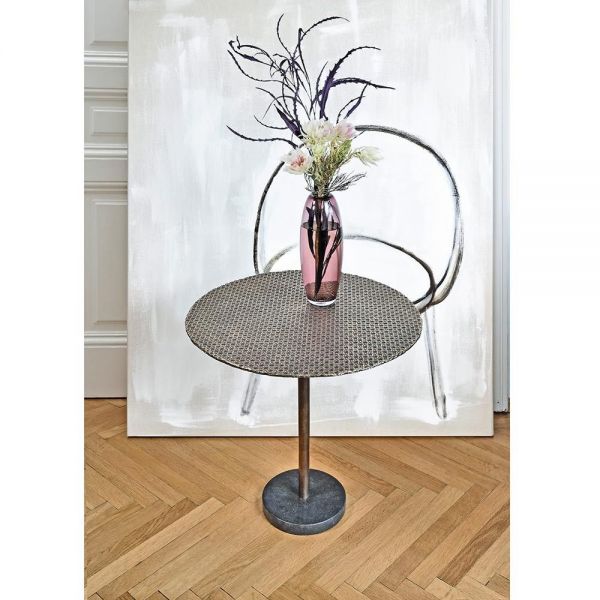 table d'appoint Emilie mise en scène by Irene Maria Ganser