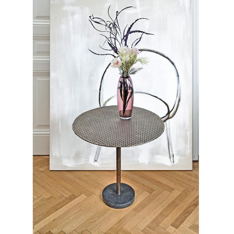 table d'appoint Emilie mise en scène by Irene Maria Ganser