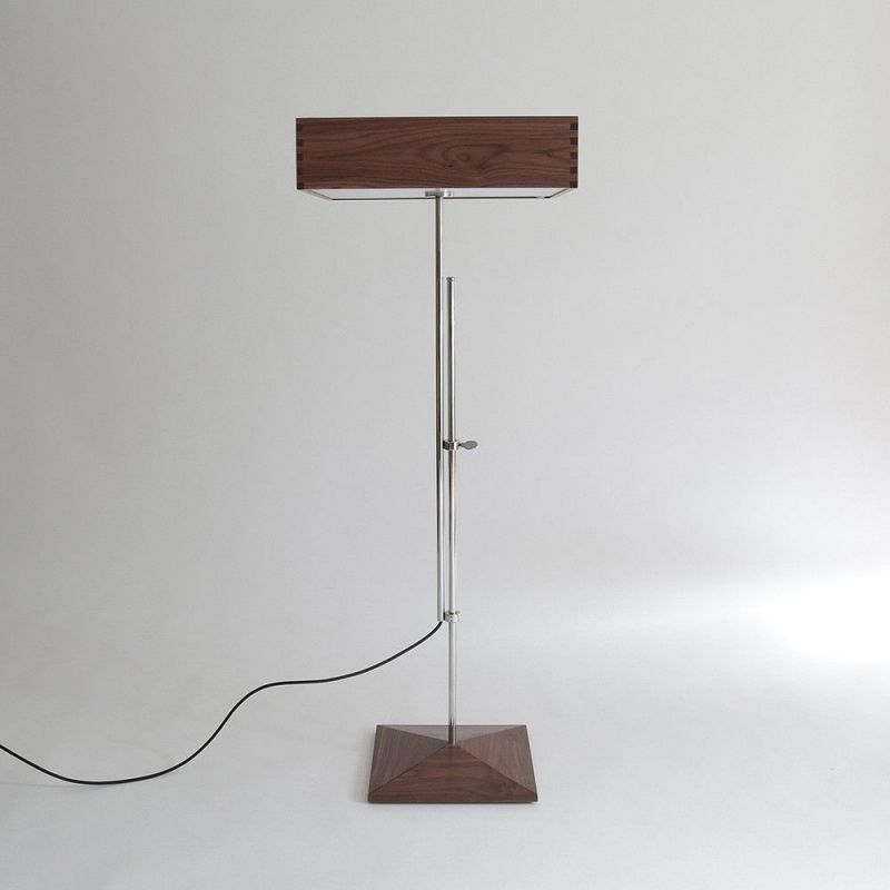 AR1 floor light white background b y disderot