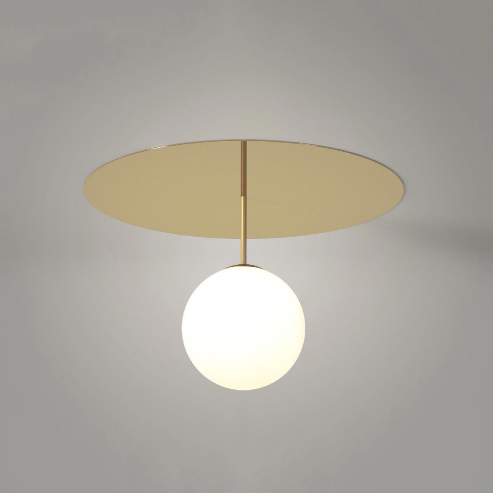 Plafonnier Plate & Sphere avec tige par Atelier Areti