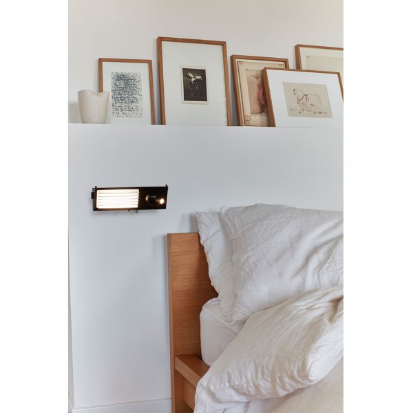 applique de tête de lit in a bedroom by dcw editions
