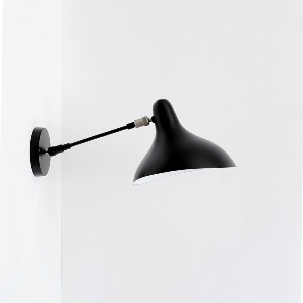 Mantis BS5 wall light white background