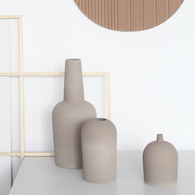 Dome vase L taupe collection by Kristina Dam