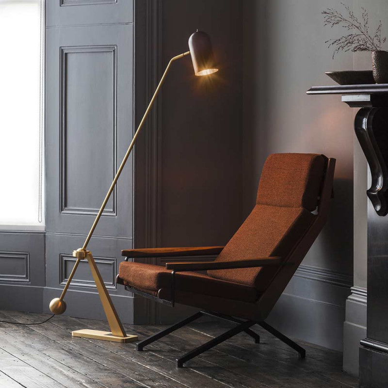 Lampadaire Stasis noir dans le salon