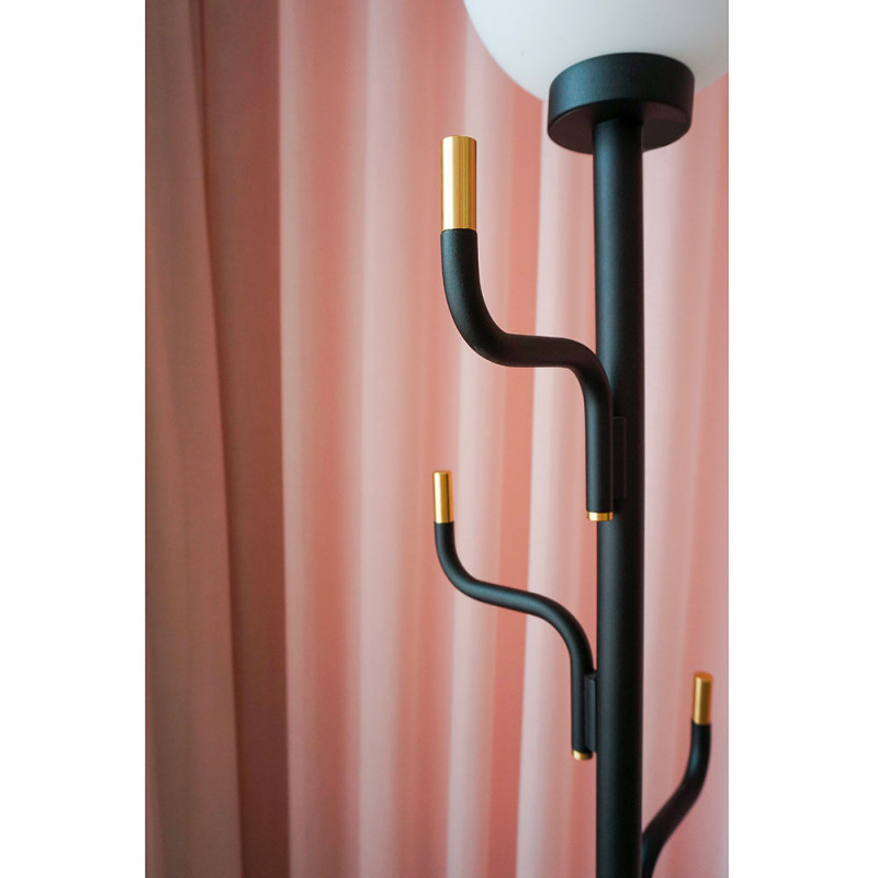 Big Darling floor light black and brass