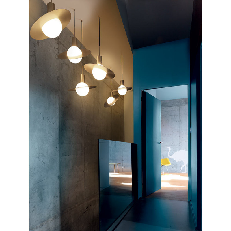 Suspension Saturne by CVL Luminaires mise en scène