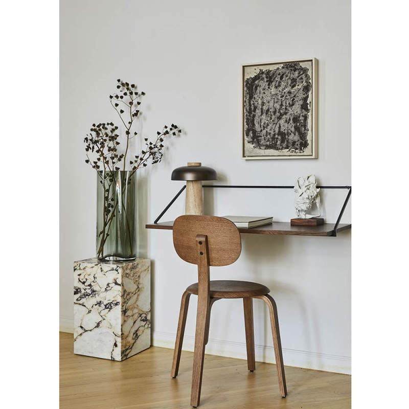 Lampe de table Reverse sur le bureau