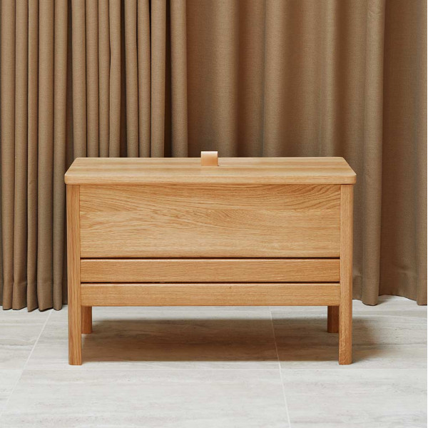 A line 68 storage bench